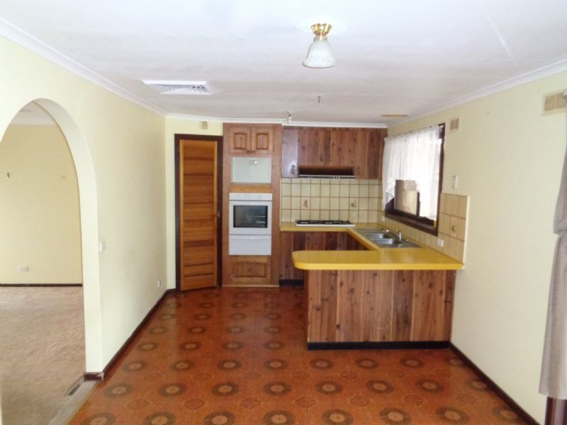 50 Kinterbury Drive, Kings Park VIC 3021