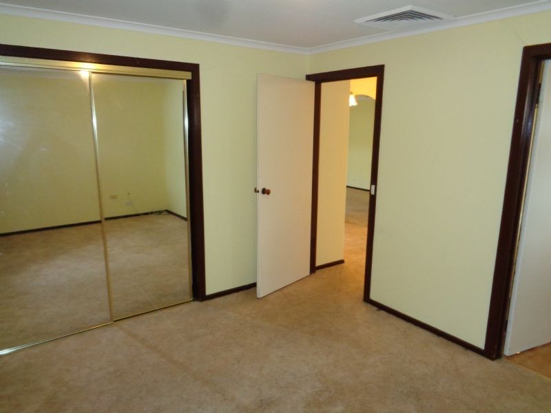 50 Kinterbury Drive, Kings Park VIC 3021