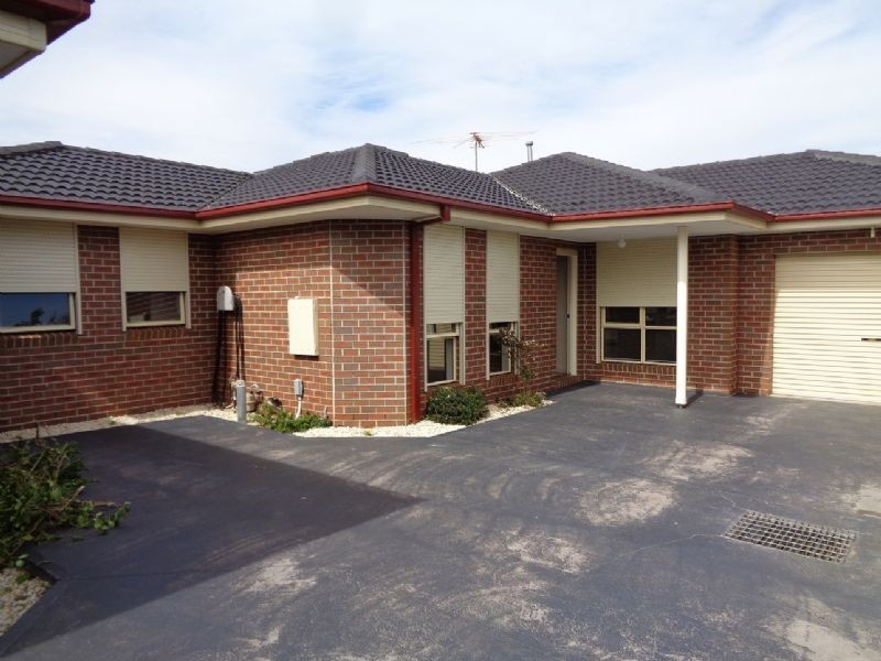 2/40 Harmon Avenue, St Albans VIC 3021