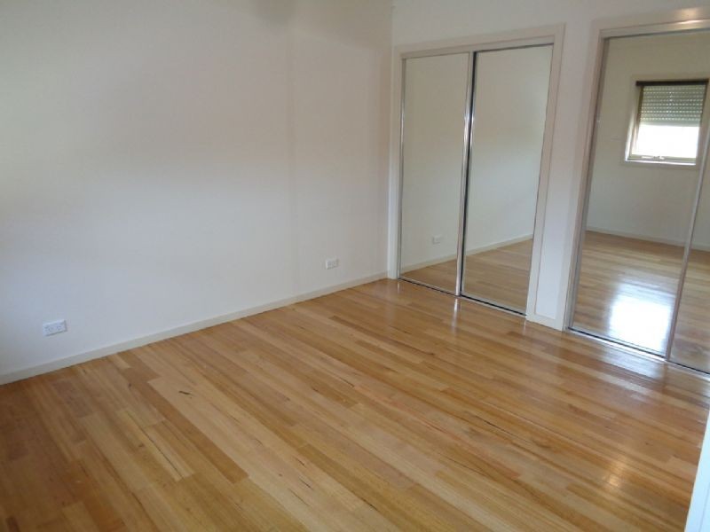 2/40 Harmon Avenue, St Albans VIC 3021