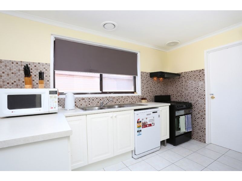 335 Main Road West, St Albans VIC 3021