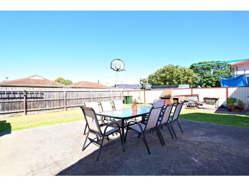 335 Main Road West, St Albans VIC 3021