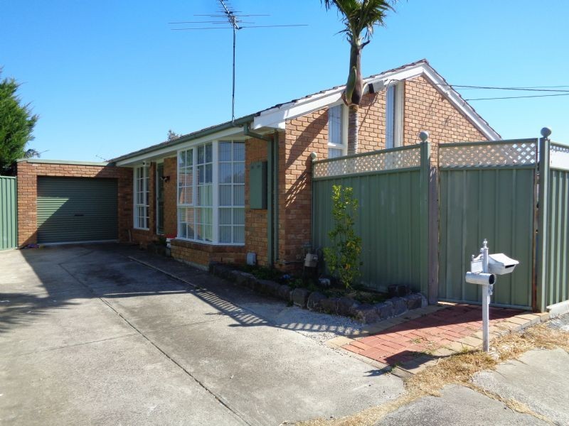 2/18 George Street, St Albans VIC 3021