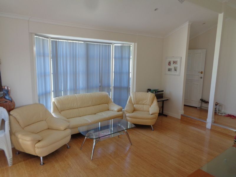2/18 George Street, St Albans VIC 3021