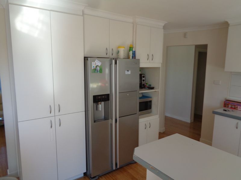 2/18 George Street, St Albans VIC 3021
