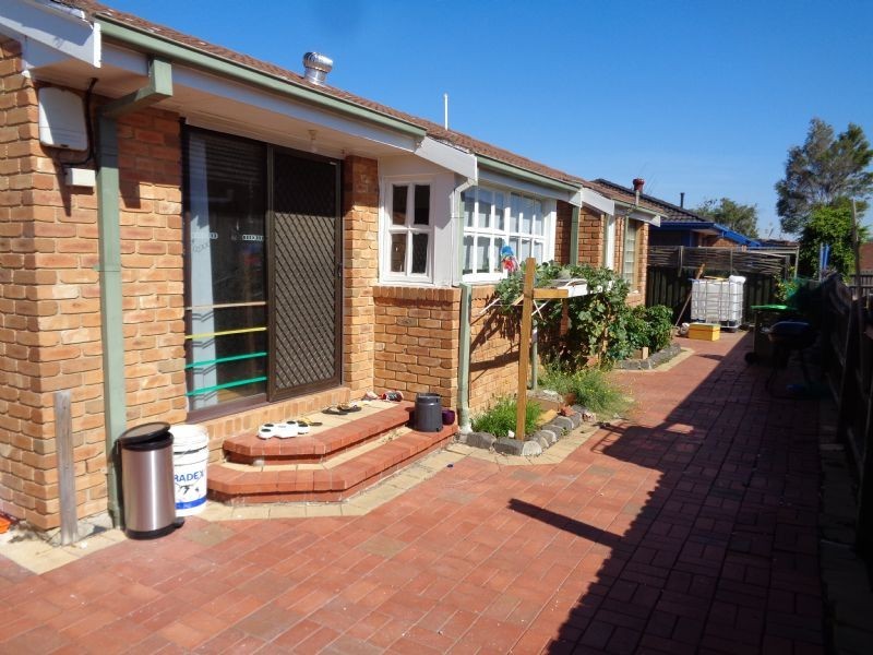 2/18 George Street, St Albans VIC 3021
