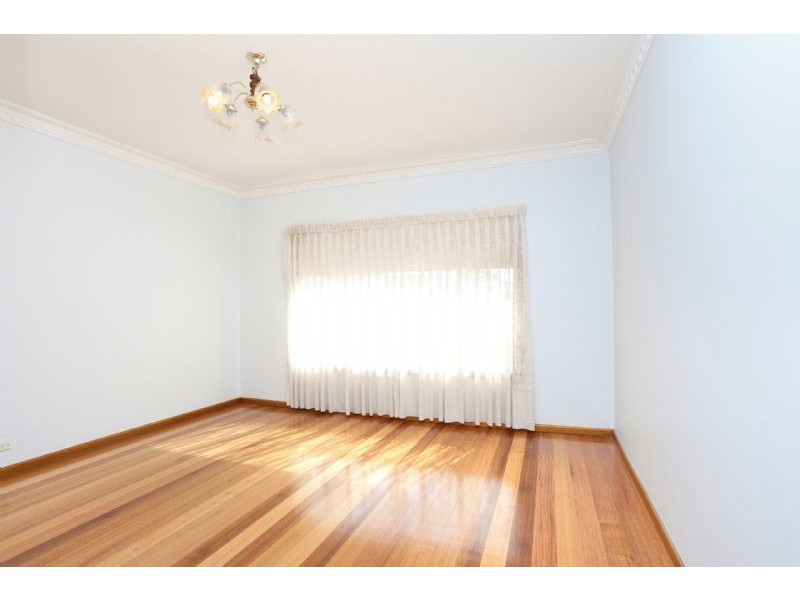 19 Salmond Street, Deer Park VIC 3023