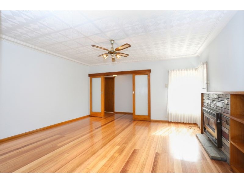 19 Salmond Street, Deer Park VIC 3023