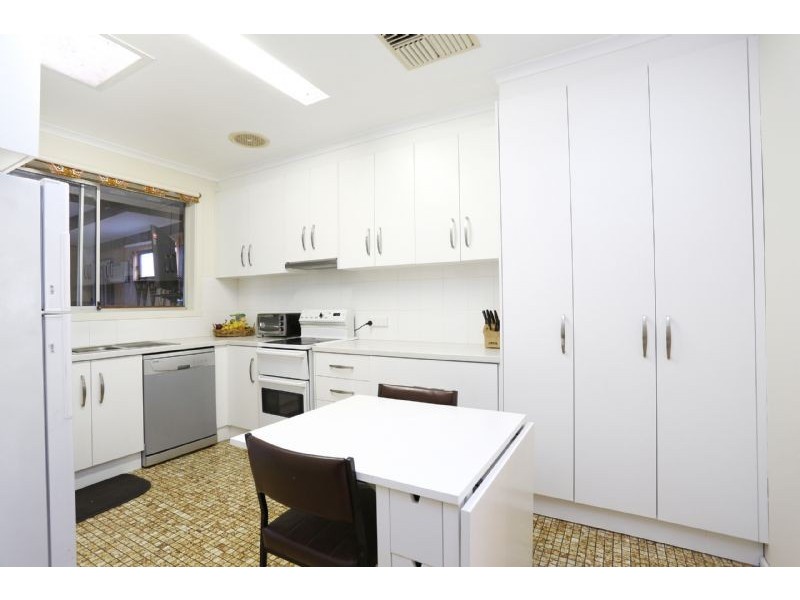 12 Blendon Avenue, St Albans VIC 3021