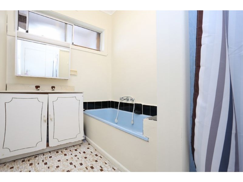 12 Blendon Avenue, St Albans VIC 3021