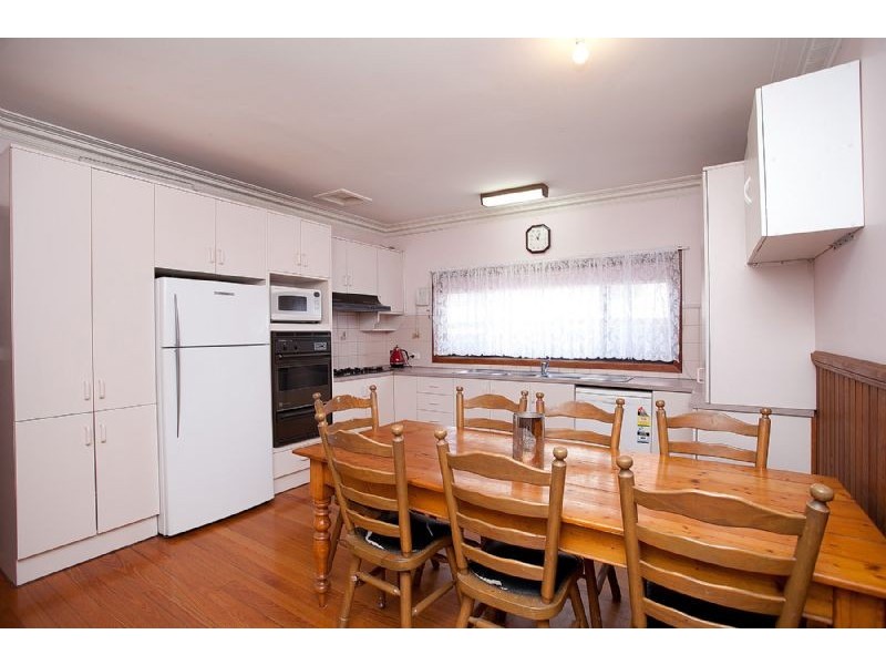 38 Henry Street, St Albans VIC 3021