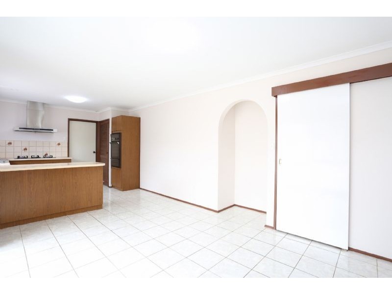 61 Denton Avenue, St Albans VIC 3021