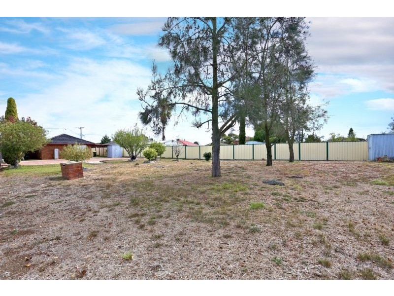 61 Denton Avenue, St Albans VIC 3021