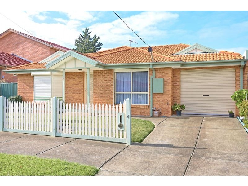 4 Burns Avenue, St Albans VIC 3021