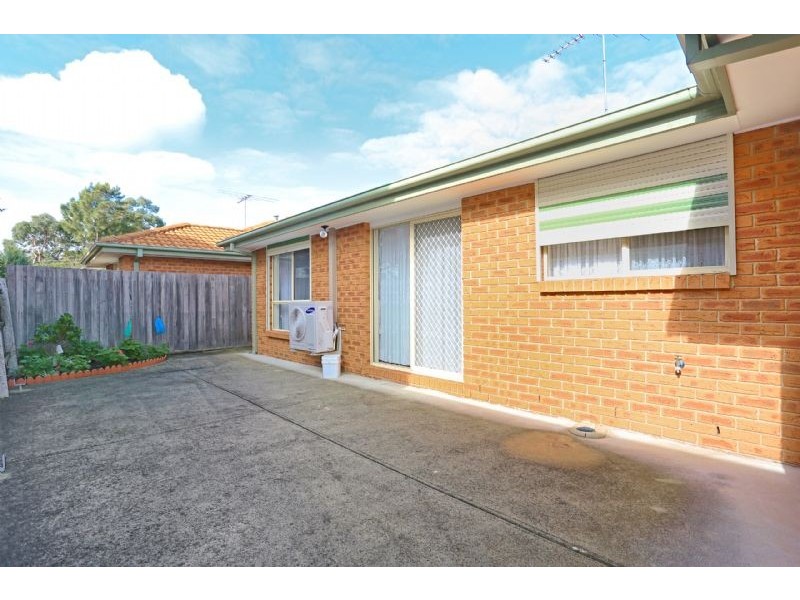4 Burns Avenue, St Albans VIC 3021