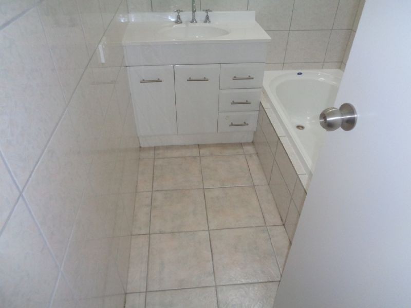 55 Errington Road, St Albans VIC 3021