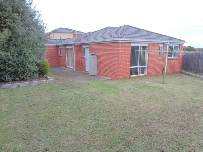 8/7 Topaz Place, St Albans VIC 3021