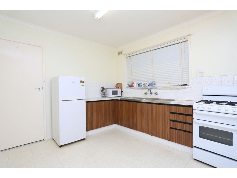 1-4/4 Elizabeth Street, St Albans VIC 3021