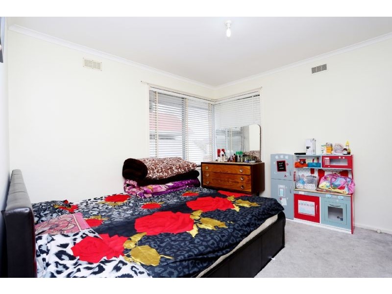 1-4/4 Elizabeth Street, St Albans VIC 3021