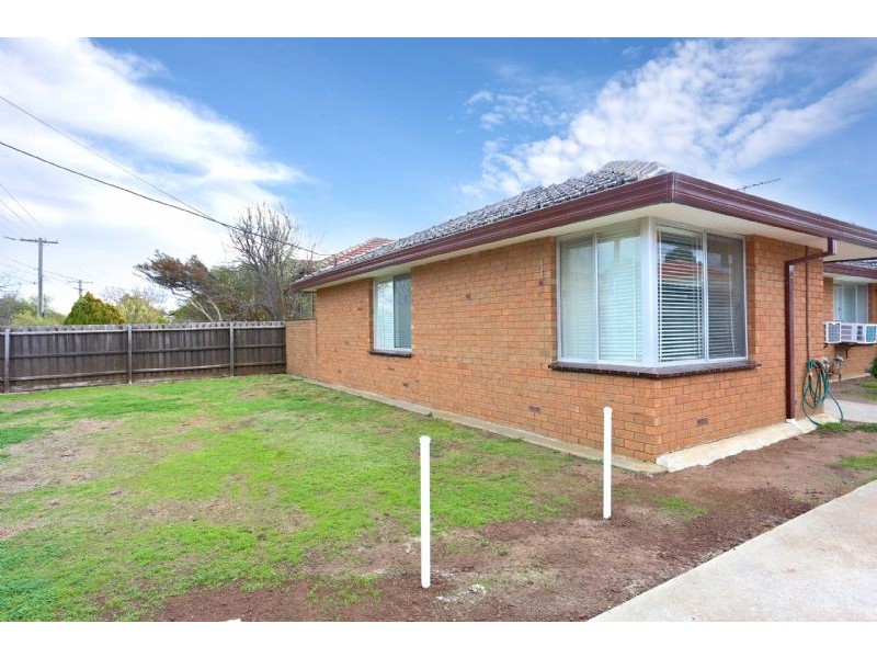1-4/4 Elizabeth Street, St Albans VIC 3021