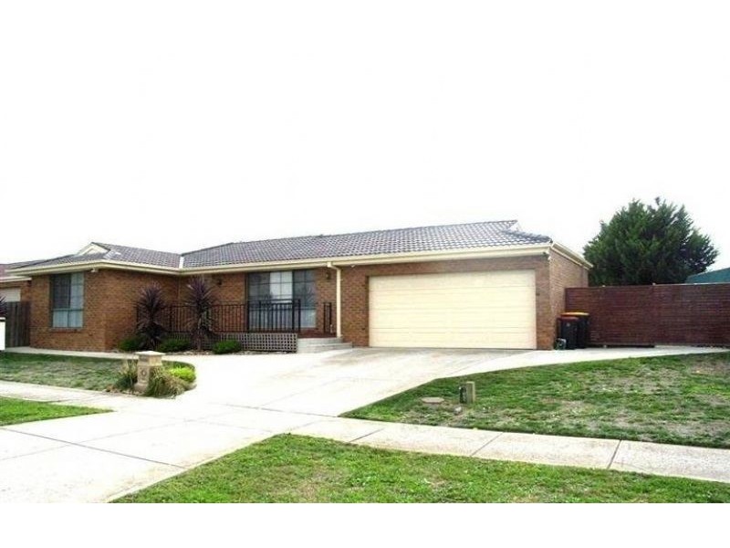 8 Bedingham Drive, Hillside VIC 3037
