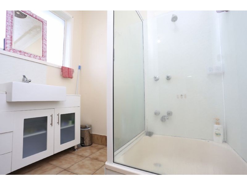 2/41 Power Street, St Albans VIC 3021