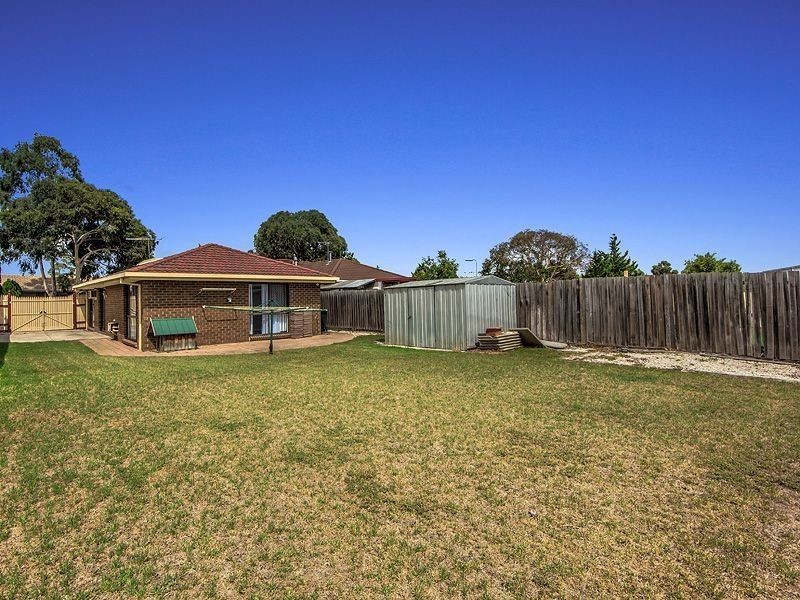 90 Magnolia Street, St Albans VIC 3021