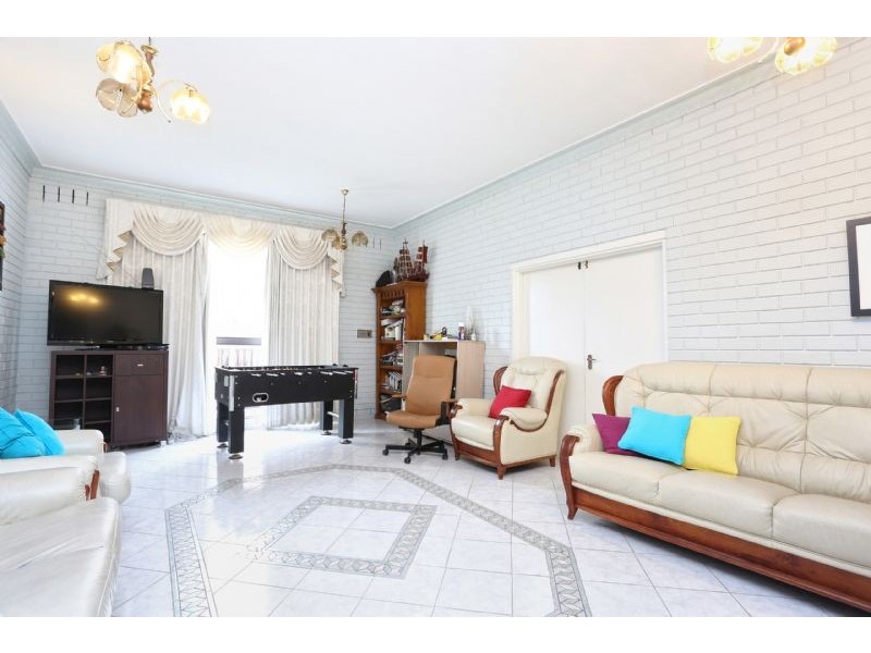 1 Thornhill Drive, Keilor Downs VIC 3038