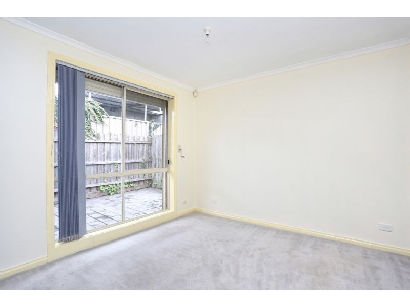 2/9 Ralph Avenue, St Albans VIC 3021