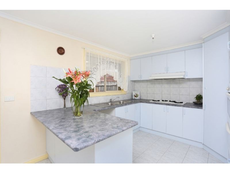 2/9 Ralph Avenue, St Albans VIC 3021