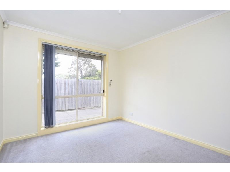 2/9 Ralph Avenue, St Albans VIC 3021