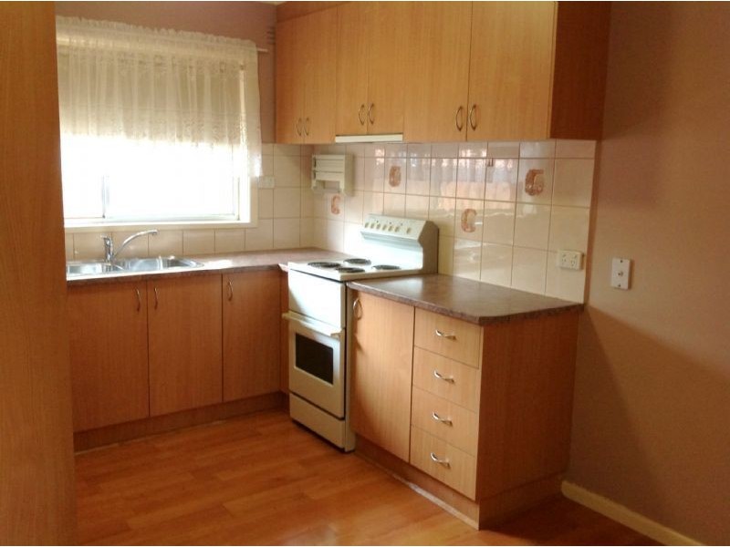 3/8-10 Thorndon Drive, St Albans VIC 3021