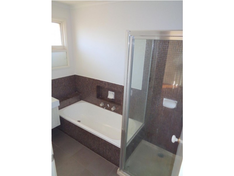 7 Magnolia Avenue, Kings Park VIC 3021