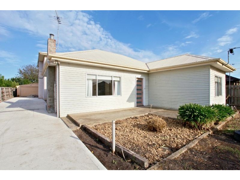 1 Baynton Avenue, Sunshine North VIC 3020