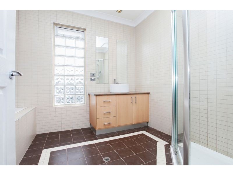 1 Baynton Avenue, Sunshine North VIC 3020