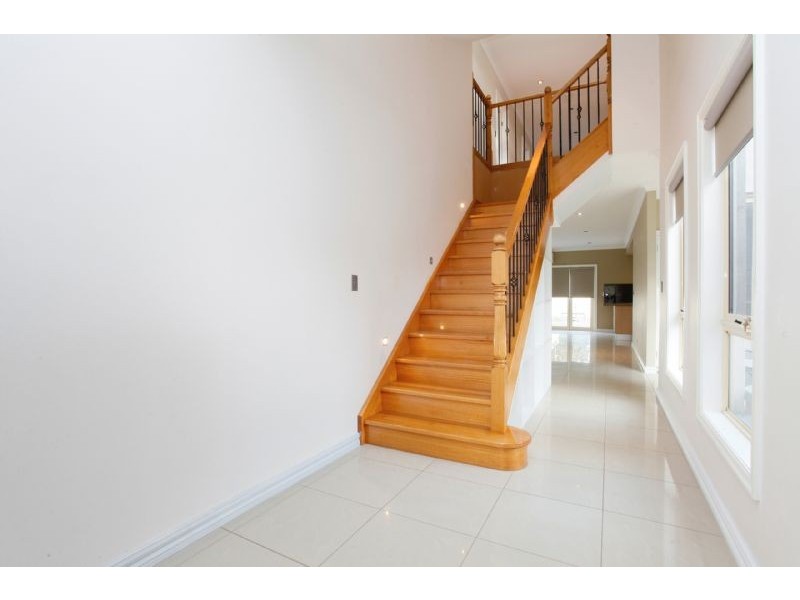 1 Baynton Avenue, Sunshine North VIC 3020