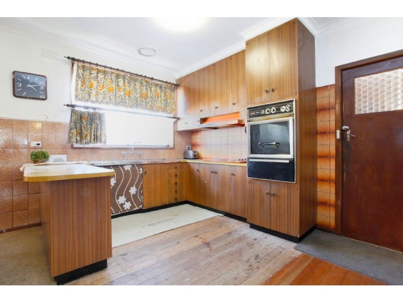 11 Marsden Crescent, St Albans VIC 3021