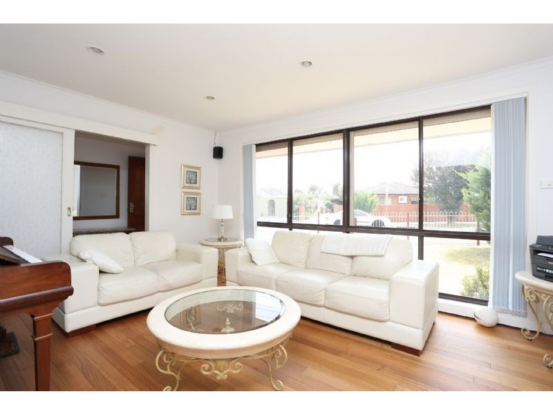 15 Camelia Street, Kings Park VIC 3021