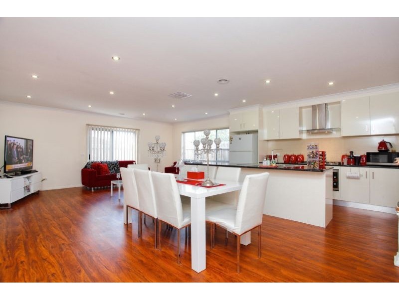 12 Cook Avenue, Kealba VIC 3021