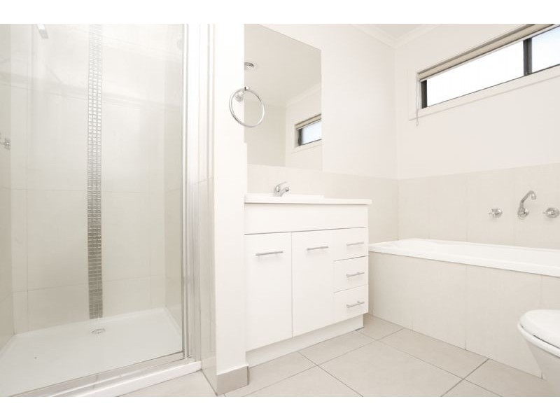 1/46 Kings Road, St Albans VIC 3021