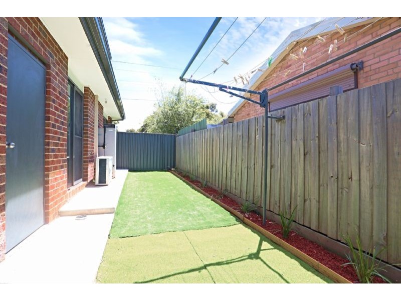 1/46 Kings Road, St Albans VIC 3021