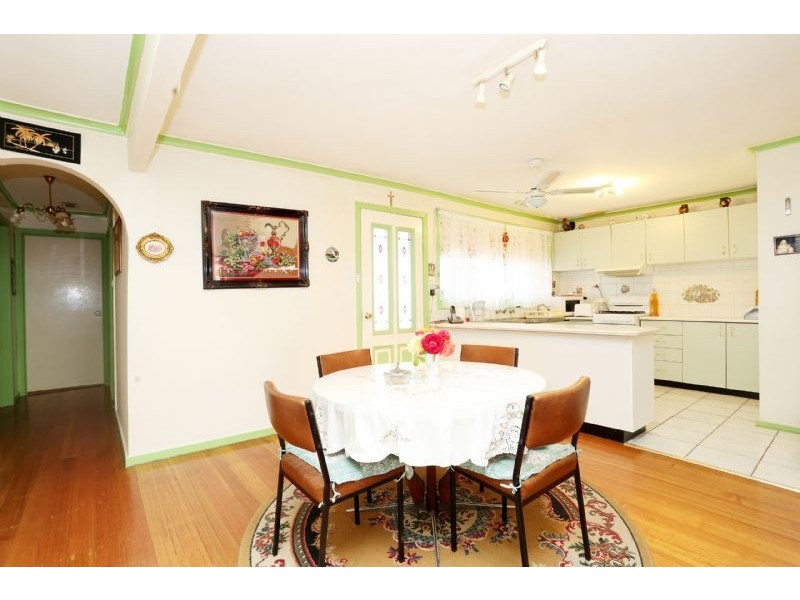 34 Charles Street, St Albans VIC 3021