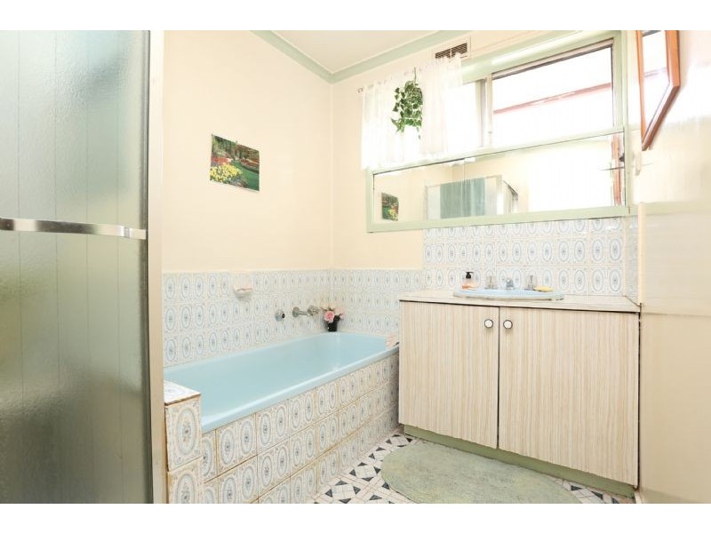 34 Charles Street, St Albans VIC 3021