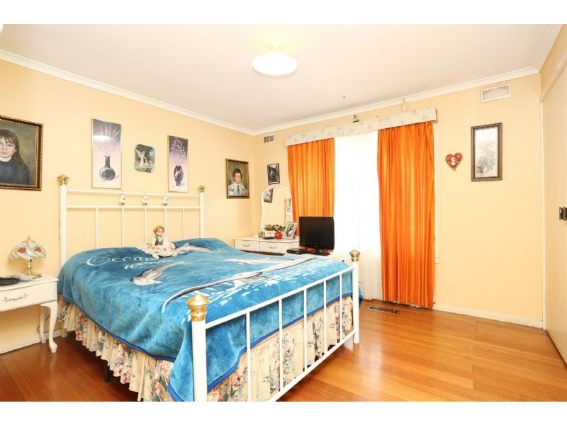 34 Charles Street, St Albans VIC 3021