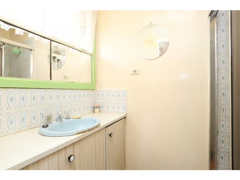 34 Charles Street, St Albans VIC 3021