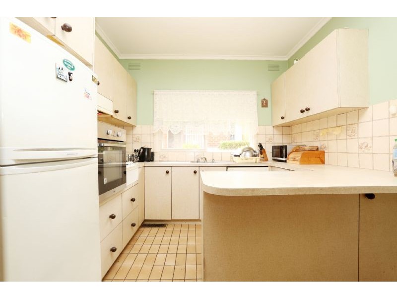 8 Thomas Street, St Albans VIC 3021