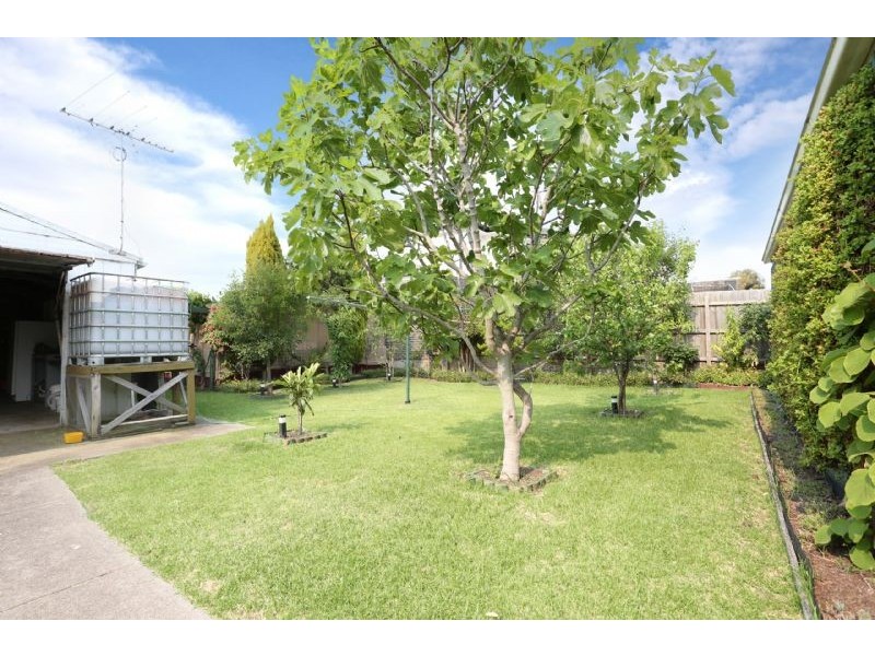 8 Thomas Street, St Albans VIC 3021