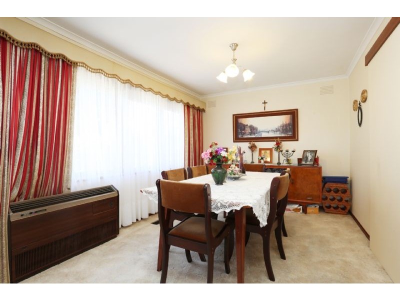 15 Harefield Crescent, Kealba VIC 3021
