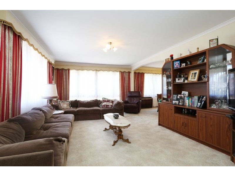 15 Harefield Crescent, Kealba VIC 3021
