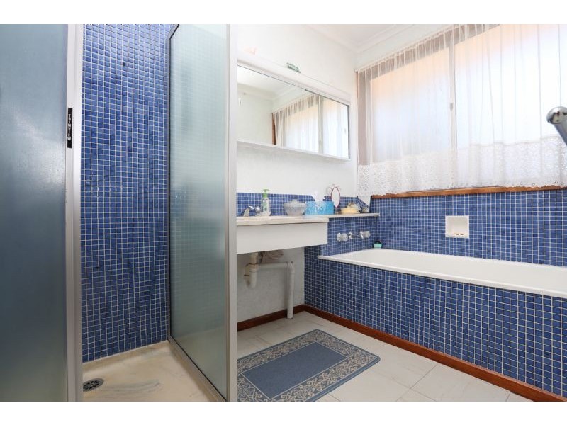 15 Harefield Crescent, Kealba VIC 3021